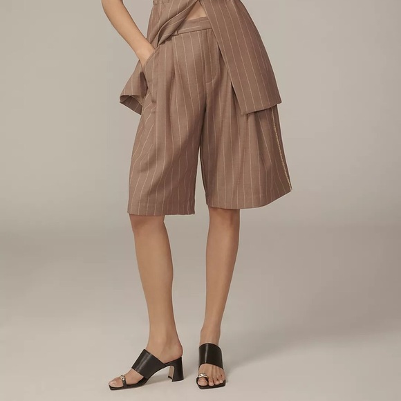NWT! By Anthropologie Taupe Pleated Trouser Shorts - Size 12 🟢 - Picture 6 of 9